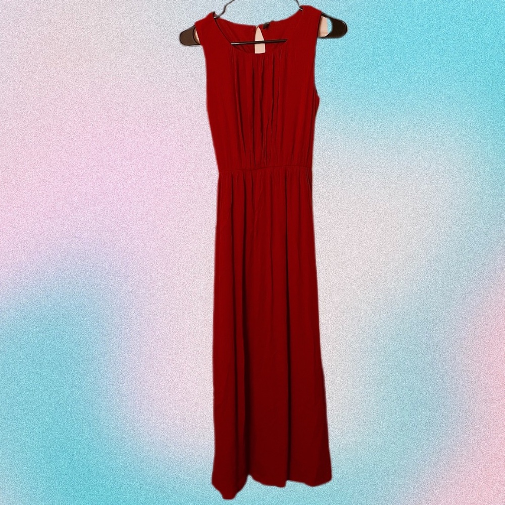 Red maxi dress with a tie in the behind